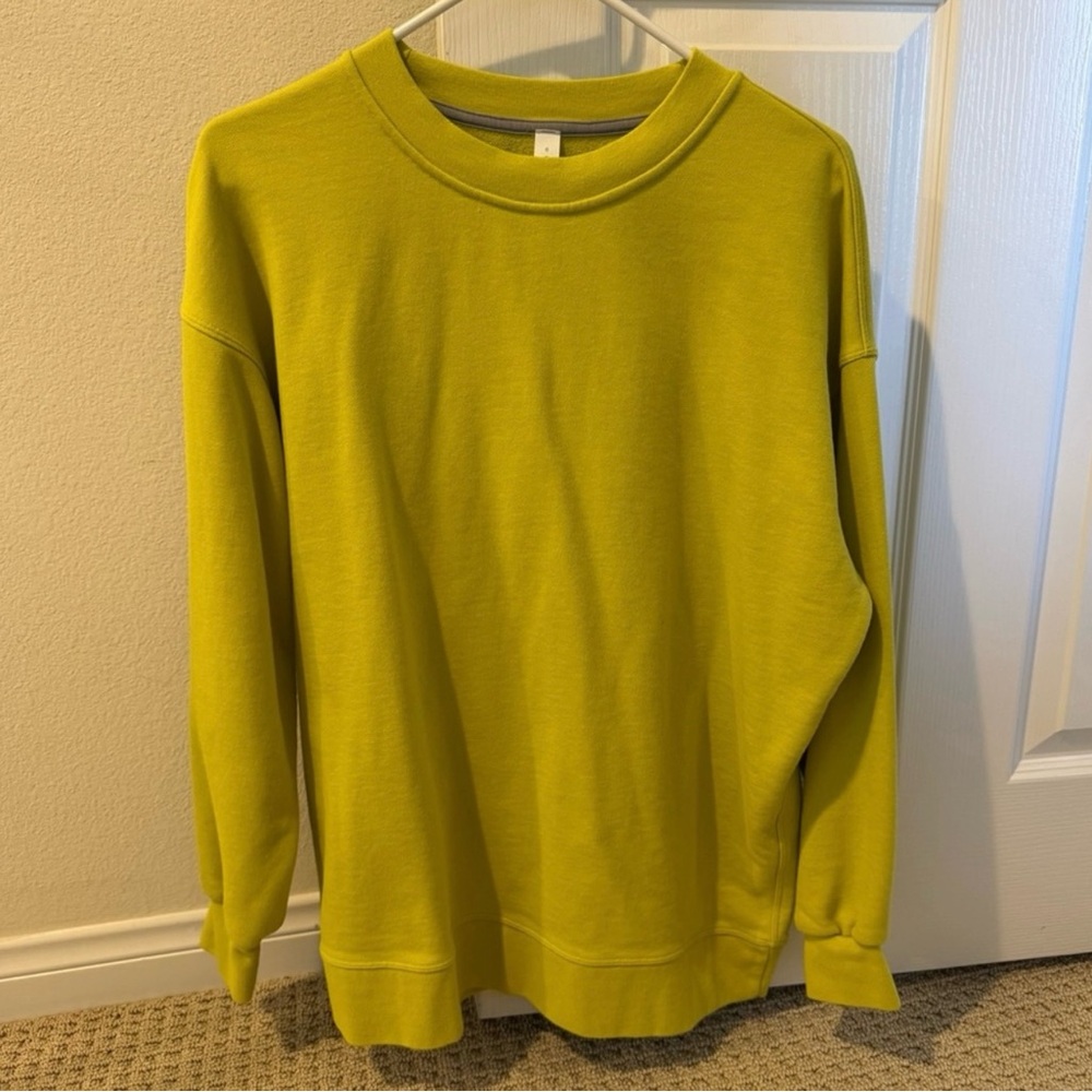 NWOT Lululemon Perfectly Oversized Crew size 6